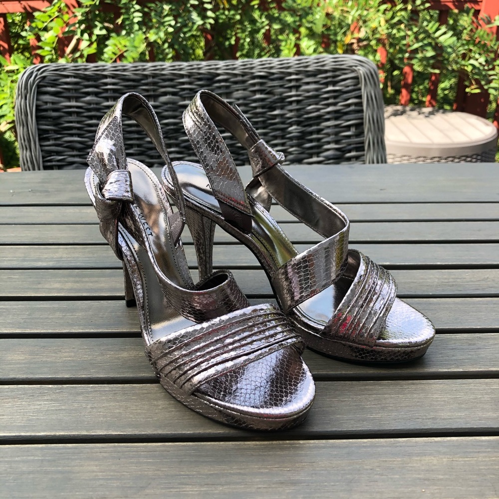 NWOT Silver Snakeskin Heels
